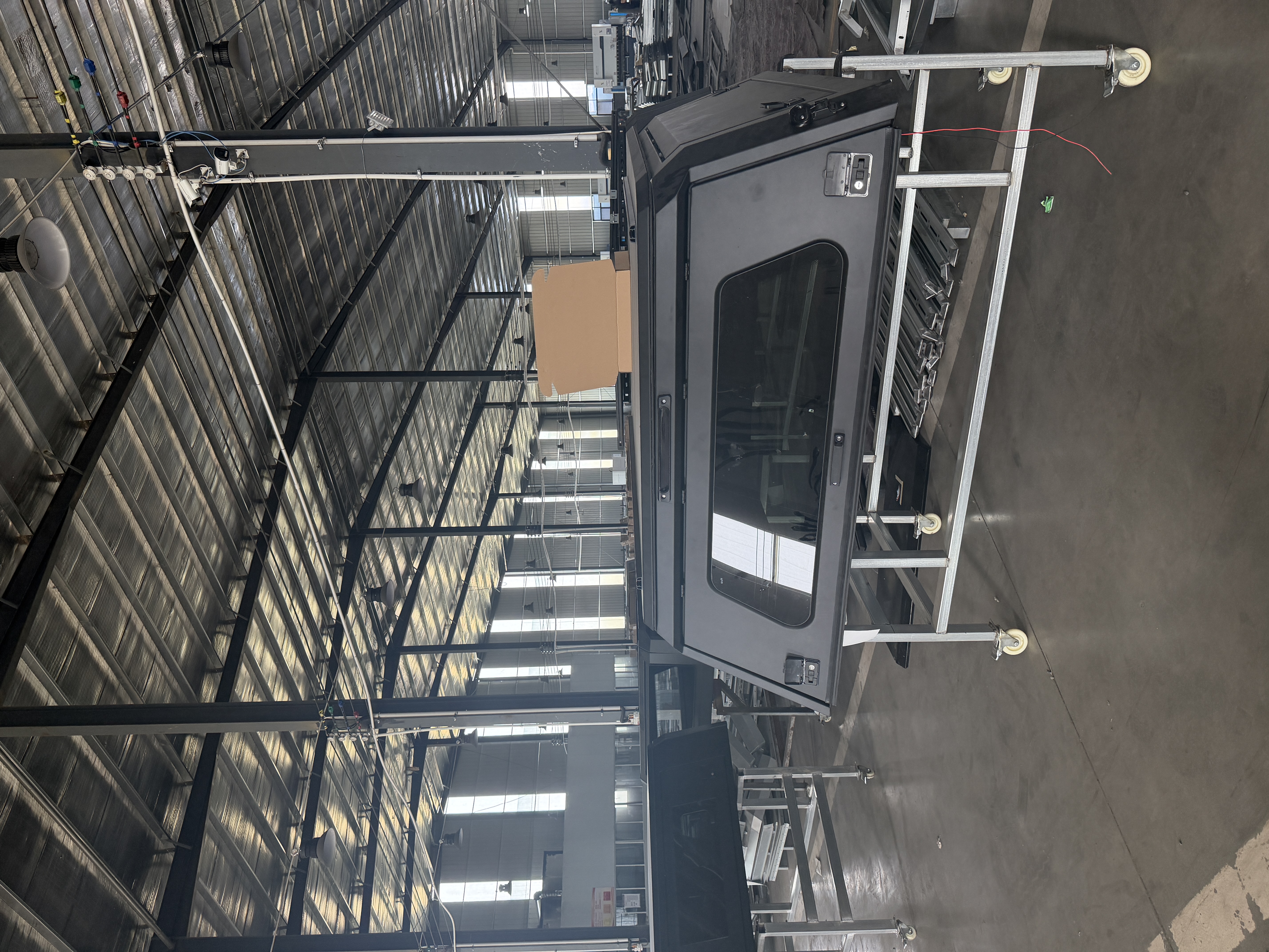 Canopy module in a factory workshop